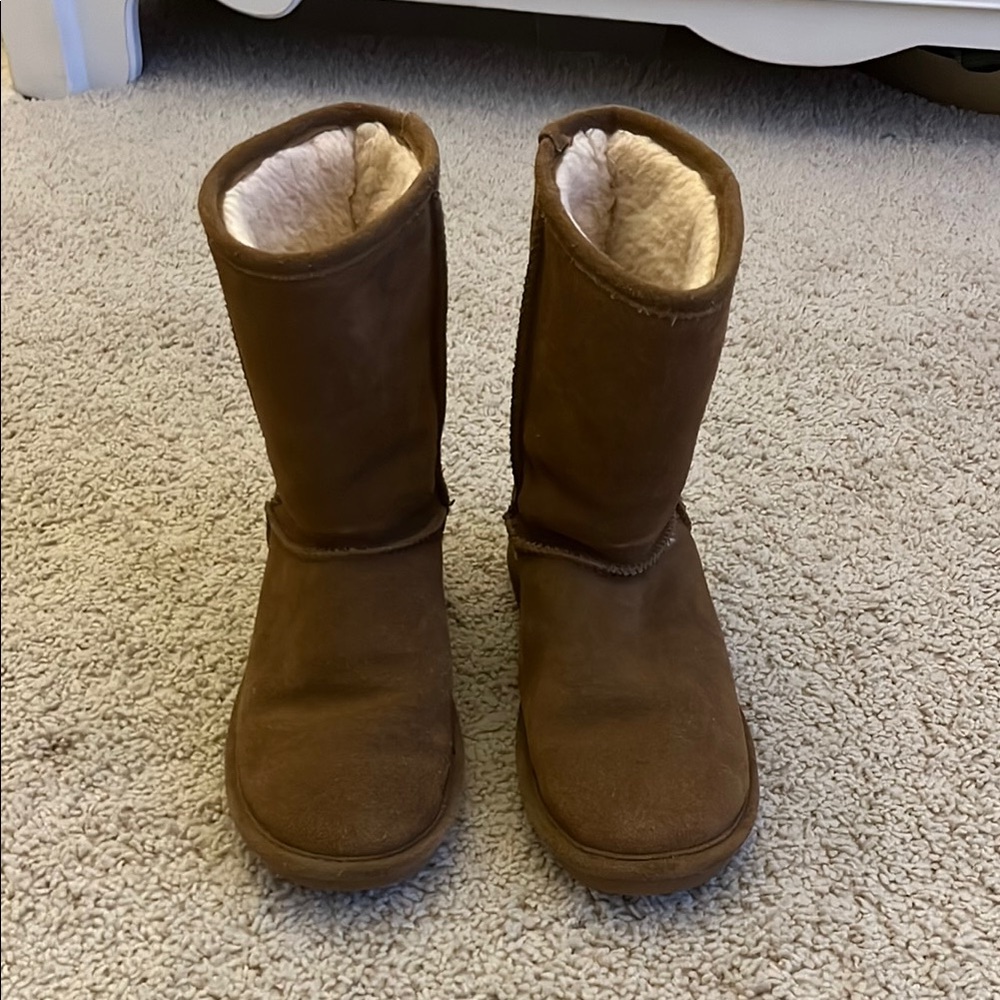 Women’s bearpaw boots - 7